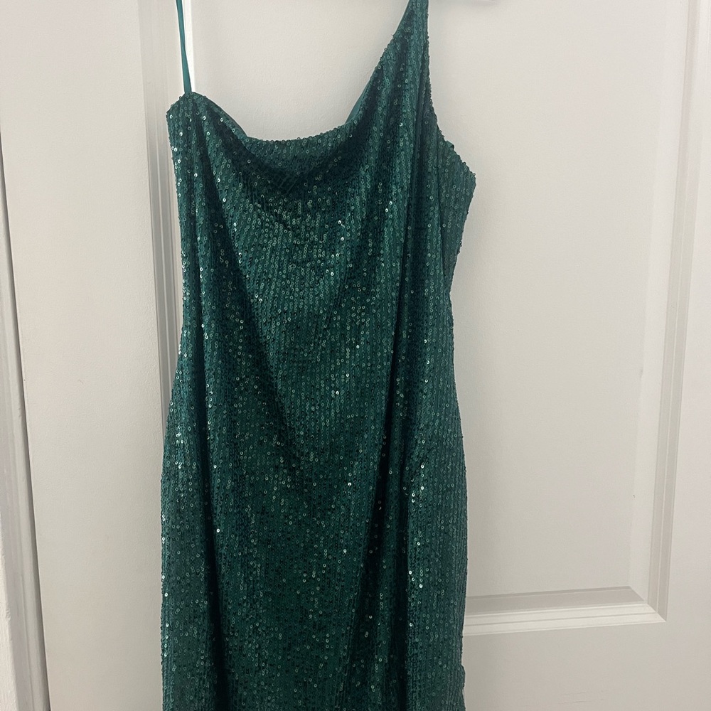 Elegant Green Sequin Dress